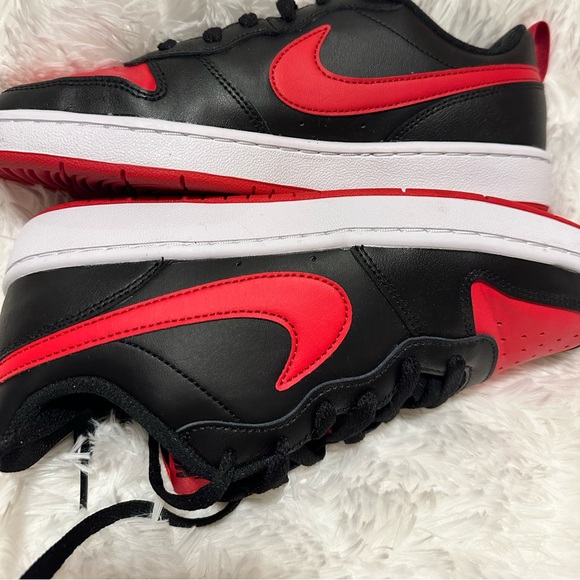 Red/Black/White GS NIKE BOUROUG. Excellent condition worn once. Big Kid 6.5/ 8pm - Picture 2 of 3